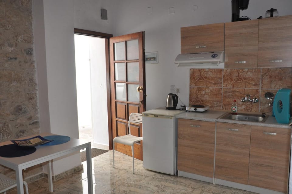 Beach Studio next to the center Apartment in Kissamos