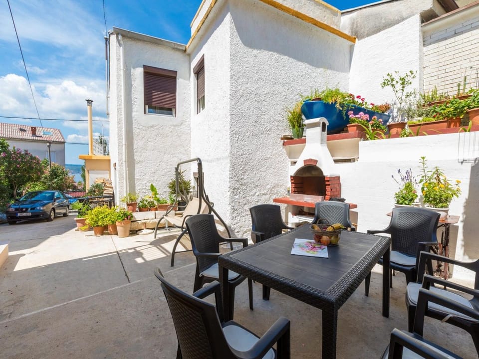 BBQ facilities, Balcony/Terrace