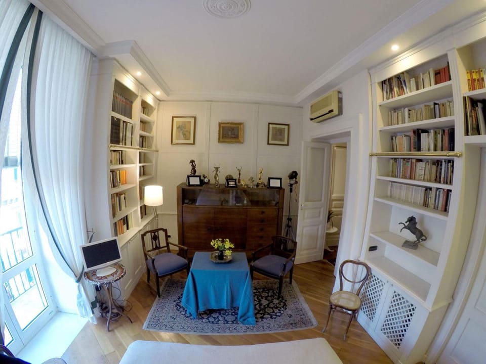 Library, Living room
