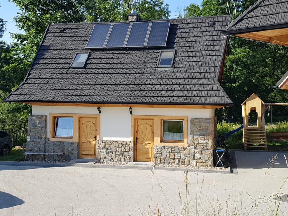 Property building, Day