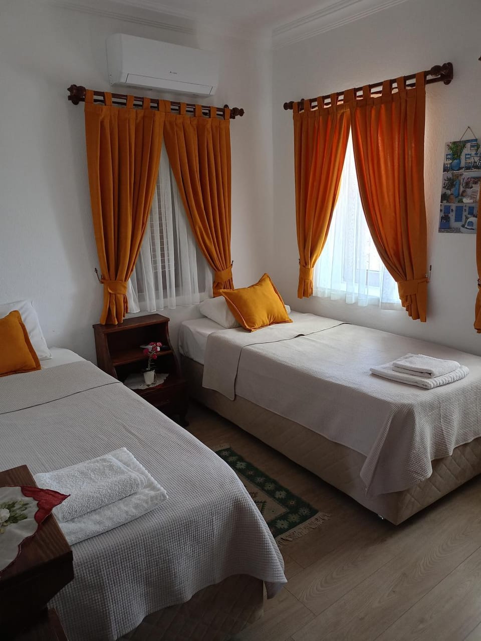 Bed, Bedroom, air conditioner