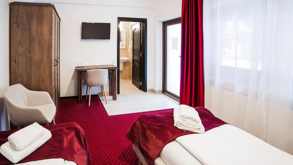Bed, TV and multimedia, Bedroom, towels, wardrobe