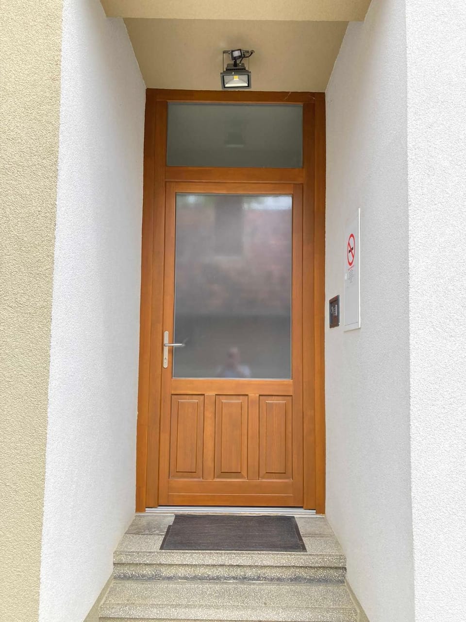 Facade/entrance