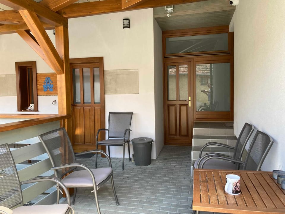 Inner courtyard view