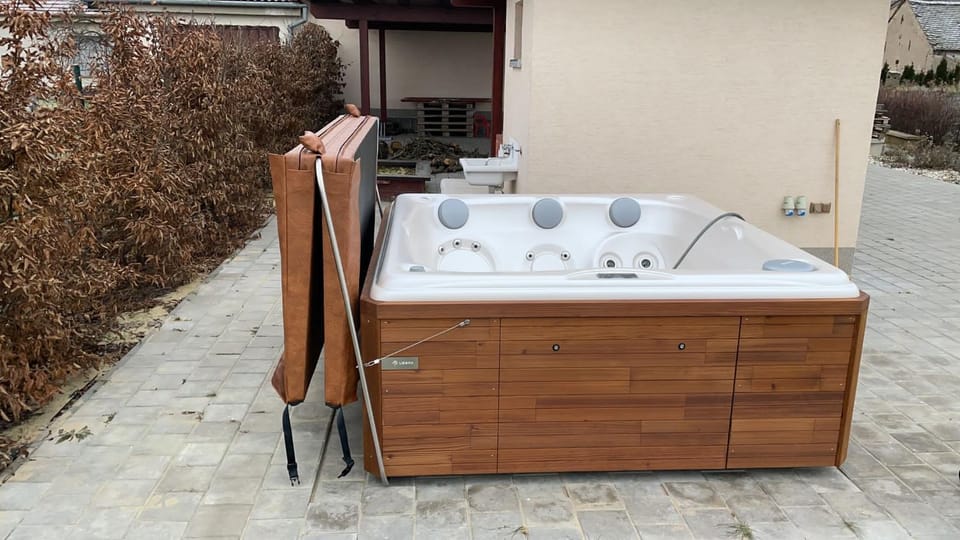Hot Tub, Open Air Bath