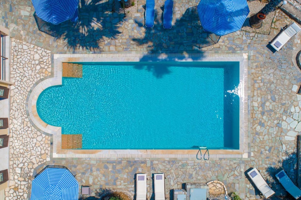 Patio, Day, Bird's eye view, Pool view, Swimming pool, sunbed