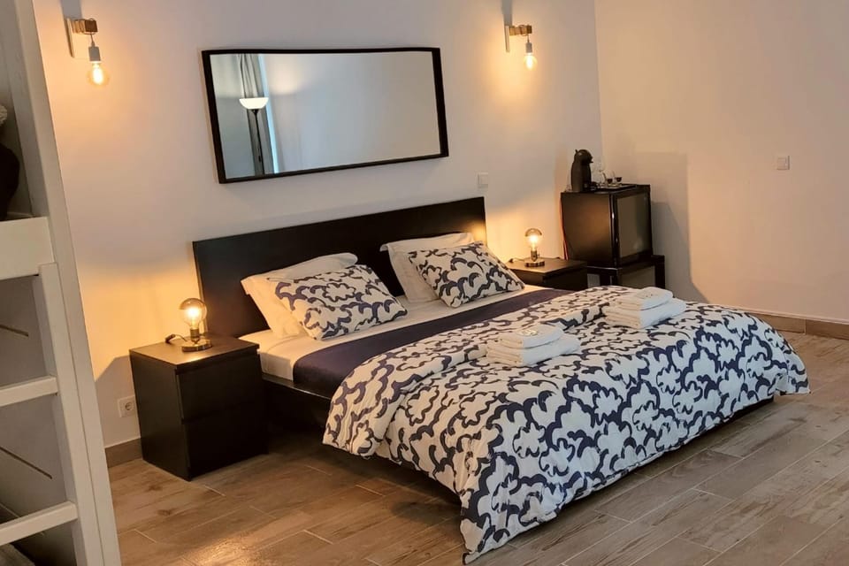 Village Cascais Guest House Bed and Breakfast in Cascais