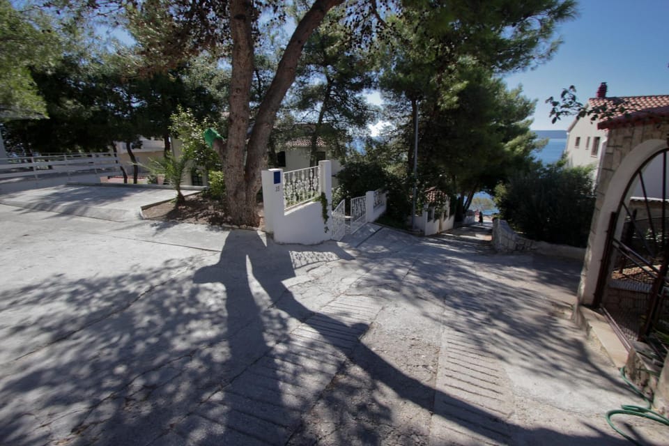 Facade/entrance, Sea view