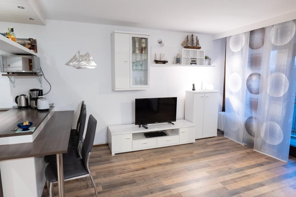 Living room, Photo of the whole room