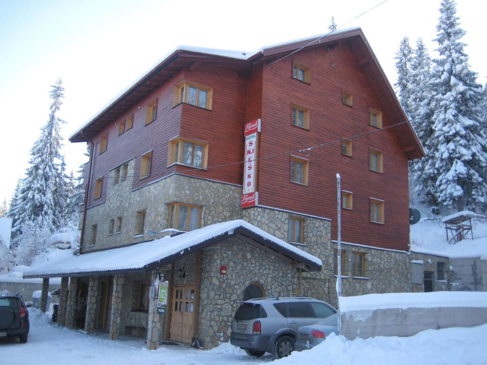 Property building, Facade/entrance