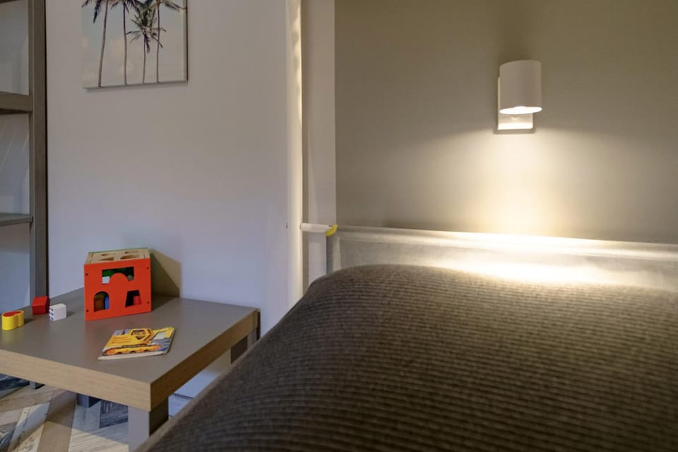 children, bunk bed