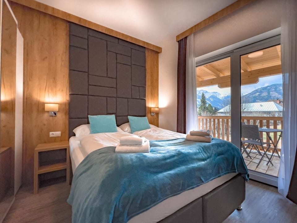 Bed, Photo of the whole room, Bedroom, Mountain view