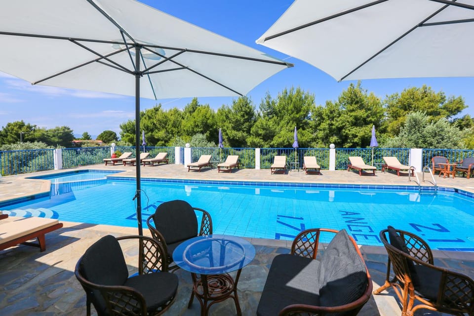 Swimming pool, Swimming pool