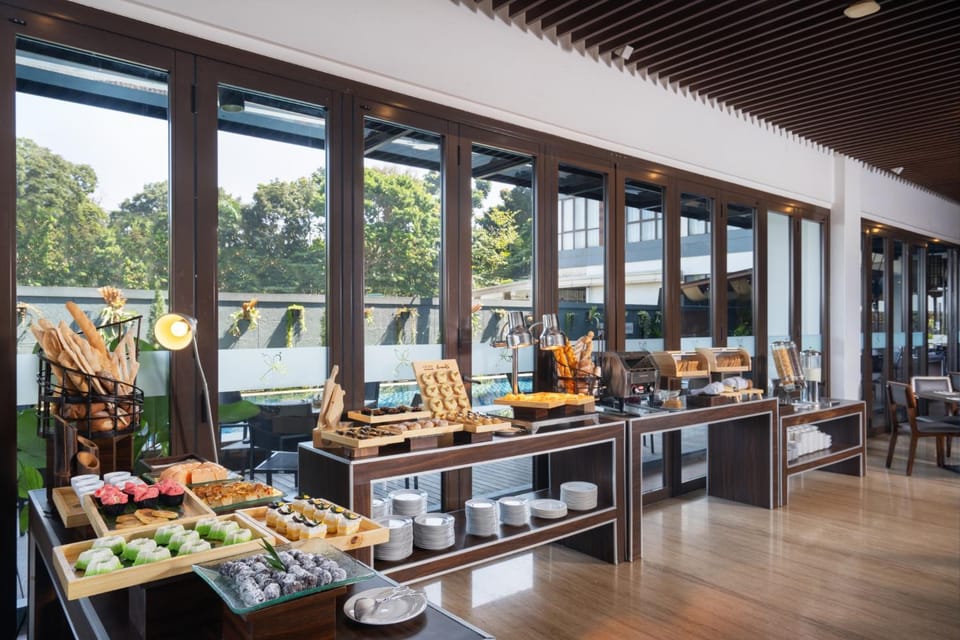 Restaurant/places to eat, Food, Breakfast, Buffet breakfast