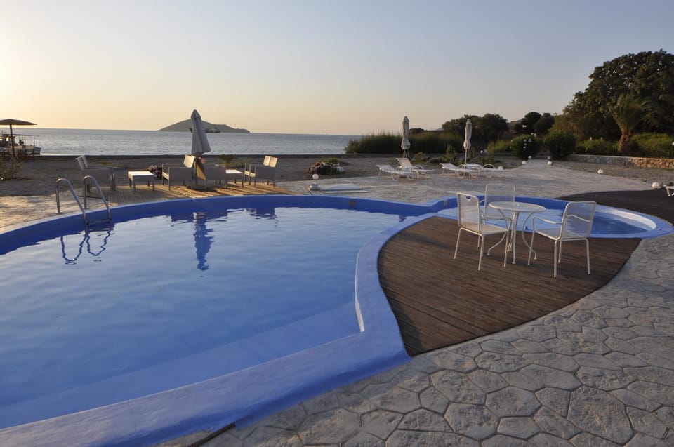 Spring, Day, Summer, Beach, On site, Pool view, Sea view, Swimming pool, Sunrise, Sunset