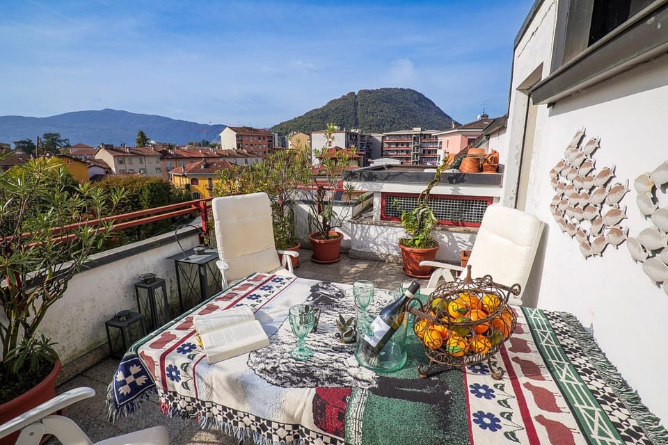 Balcony/Terrace, Mountain view