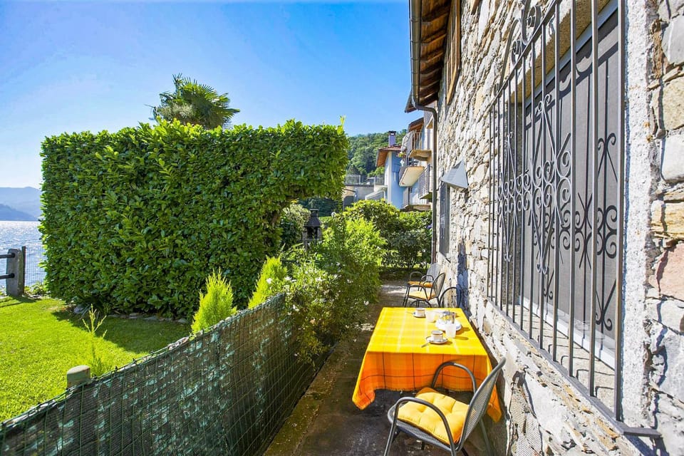 Balcony/Terrace, Lake view