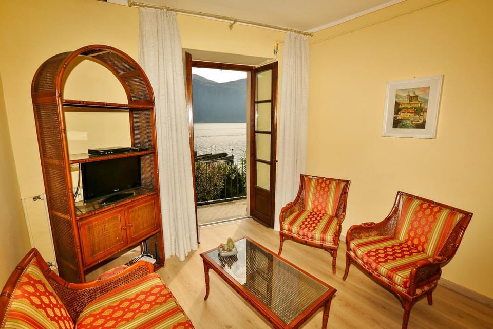 TV and multimedia, Balcony/Terrace, Living room