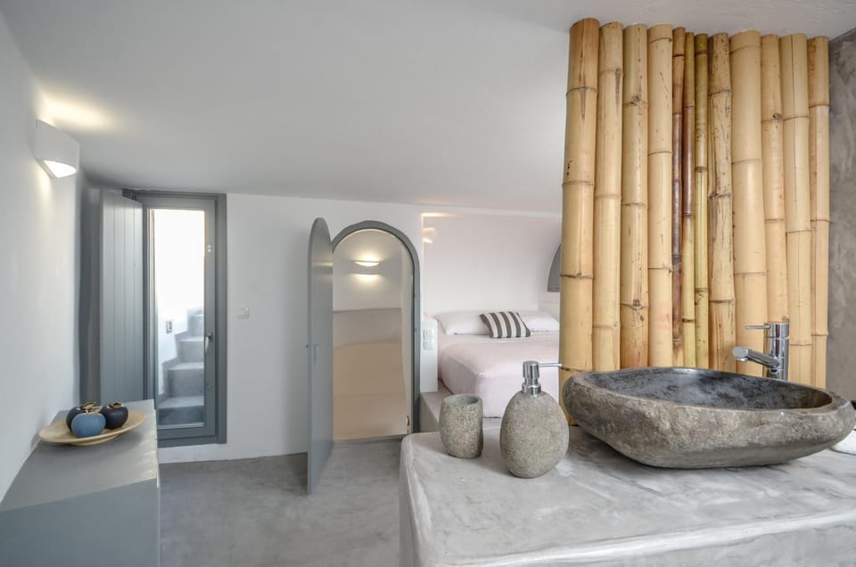 Bathroom, Bedroom