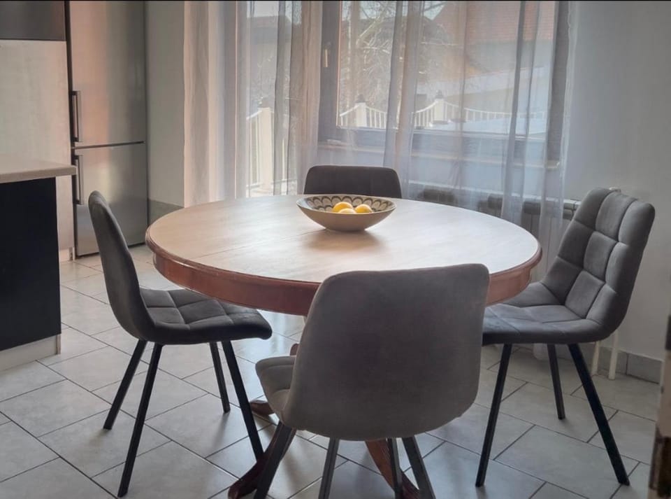 Villa Mina Kladovo, 5-Bedroom Villa with Pool for up to 12 People Villa in Serbia