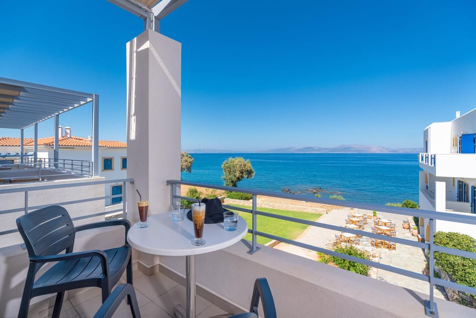 Balcony/Terrace, Food and drinks, Drinks, Non alcoholic drinks