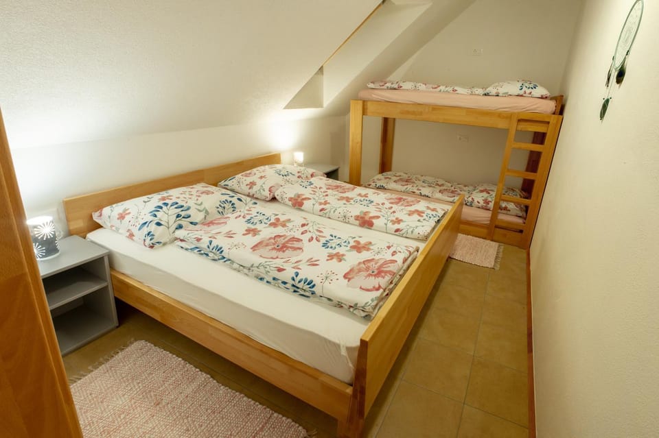 Bed, Photo of the whole room, Bedroom, bunk bed