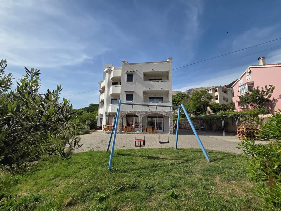 Property building, Day