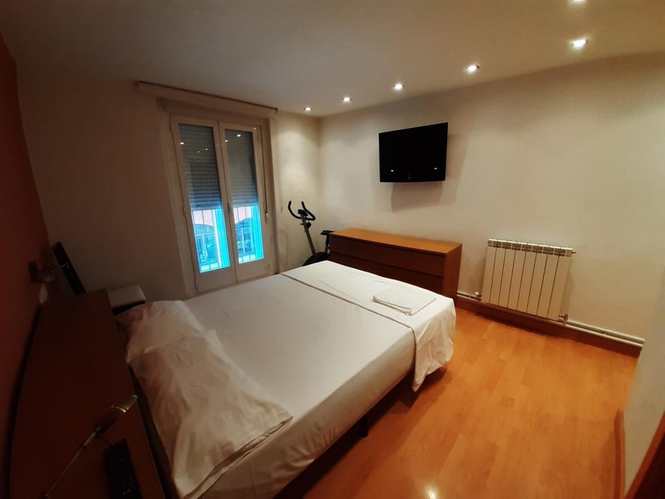 En el Centro de Pamplona, La Taconera Apartment in Pamplona