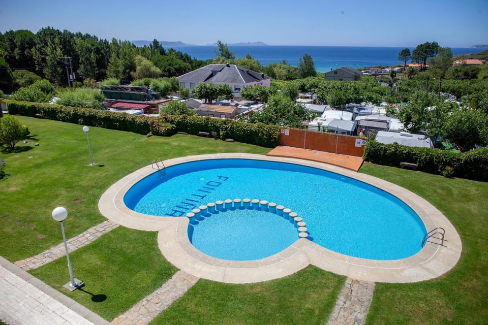 Swimming pool, Swimming pool