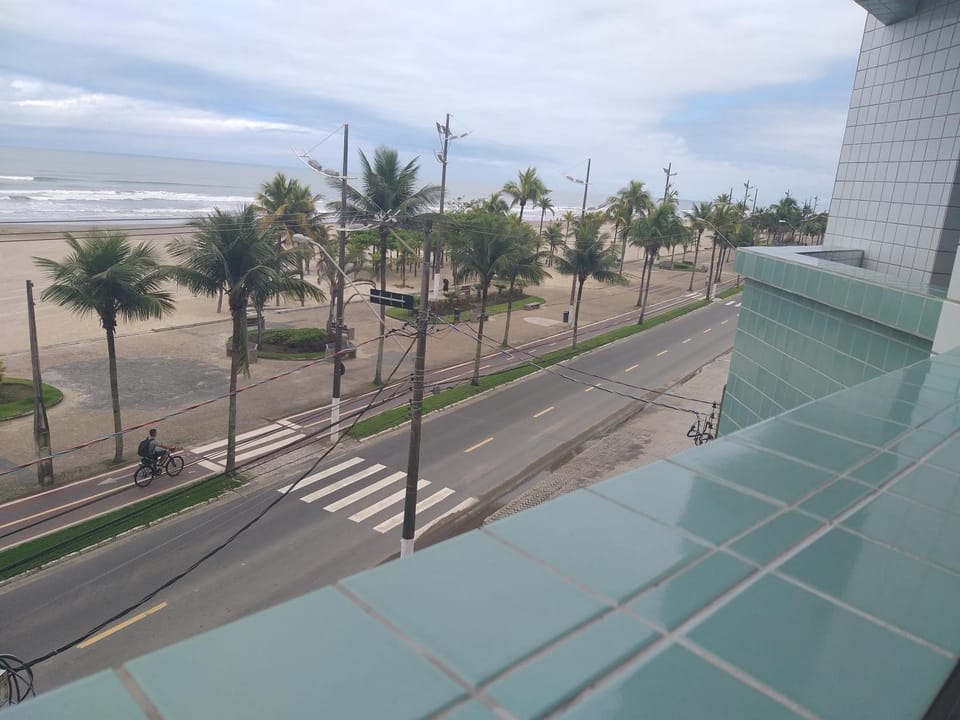 Frente para o mar - vista espetacular de todos os cômodos Apartment in State of São Paulo