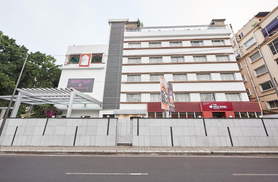 Property building, Day, Street view, Location