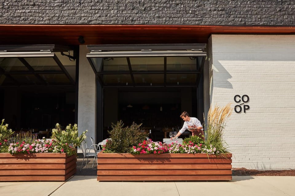 Patio, Restaurant/places to eat, Facade/entrance, Spring, Day, Summer, Logo/Certificate/Sign, On site, Area and facilities