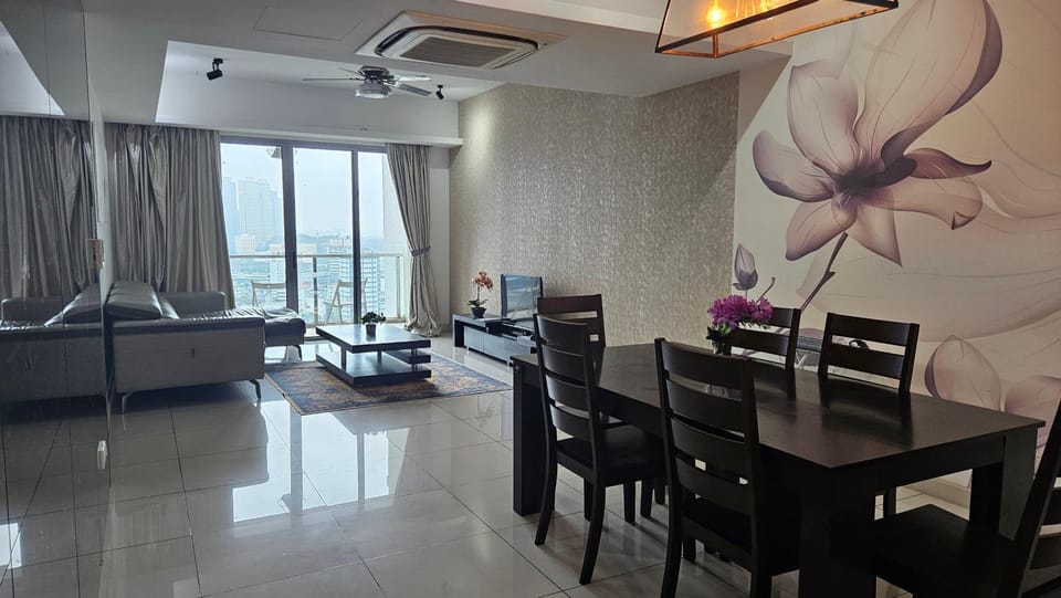 TV and multimedia, Balcony/Terrace, Living room, Seating area, Dining area, air conditioner