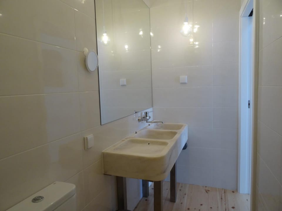 Bathroom, Decorative detail
