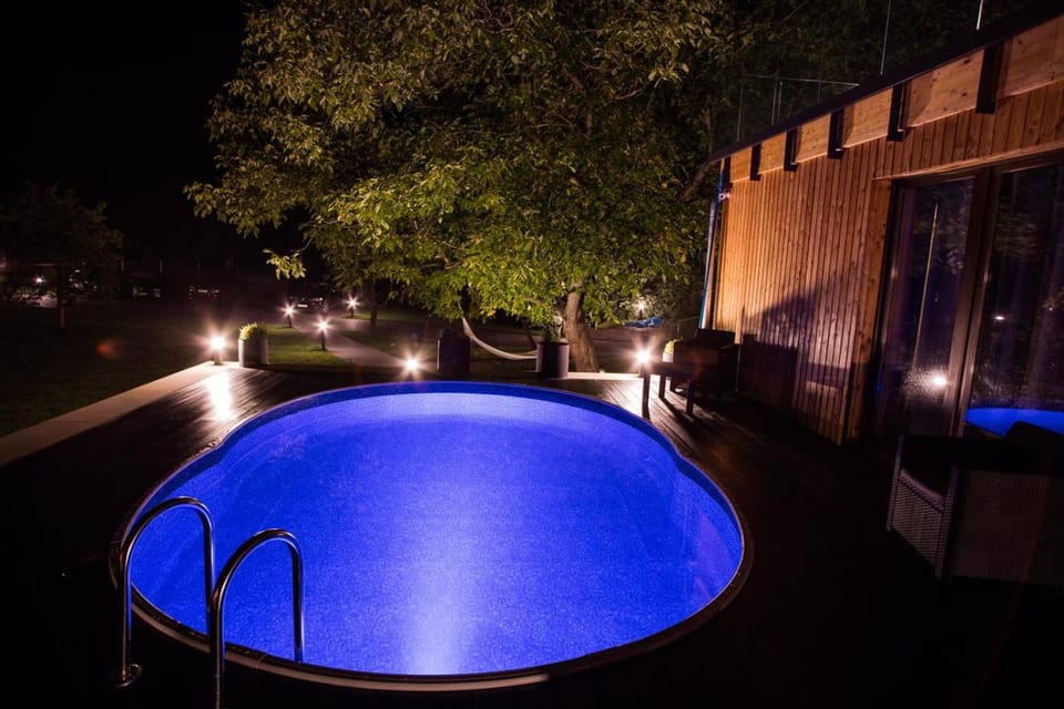 Night, Evening entertainment, On site, Pool view, Swimming pool, Swimming pool