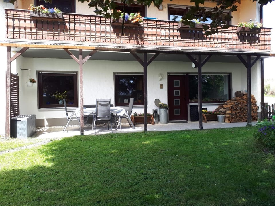 Patio, Facade/entrance, Garden