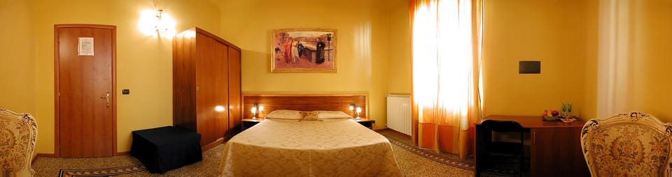 La Luna Guest House Bed and Breakfast in Florence