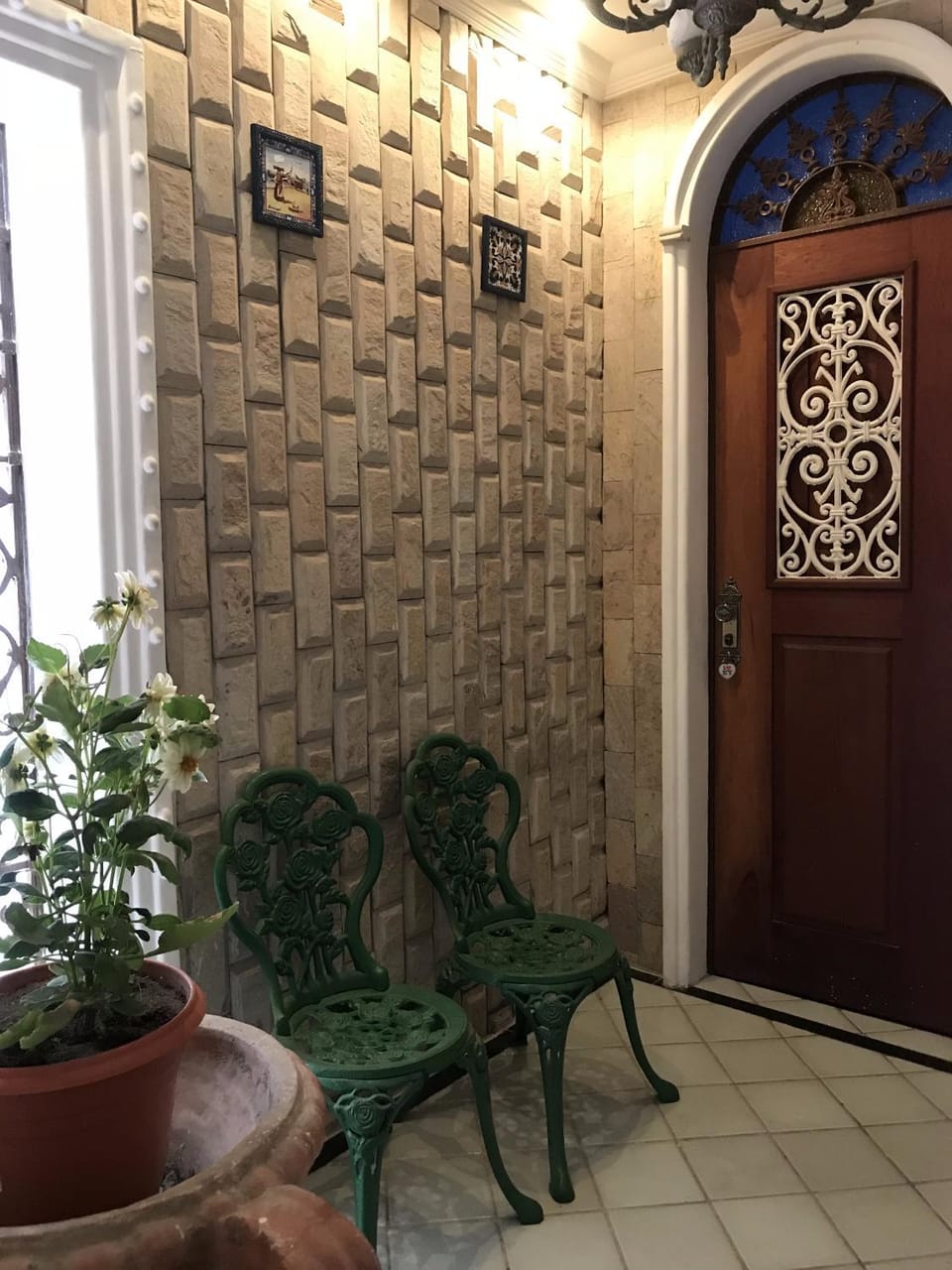Facade/entrance