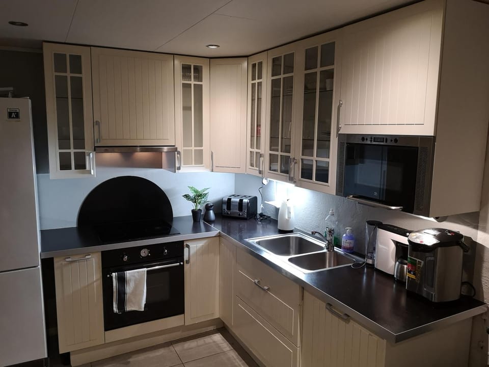 Coffee/tea facilities, Kitchen or kitchenette, dishwasher, minibar, pet friendly, stove, toaster