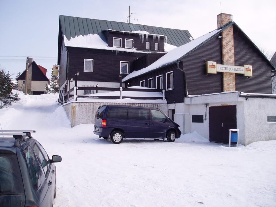 Property building, Day, Winter
