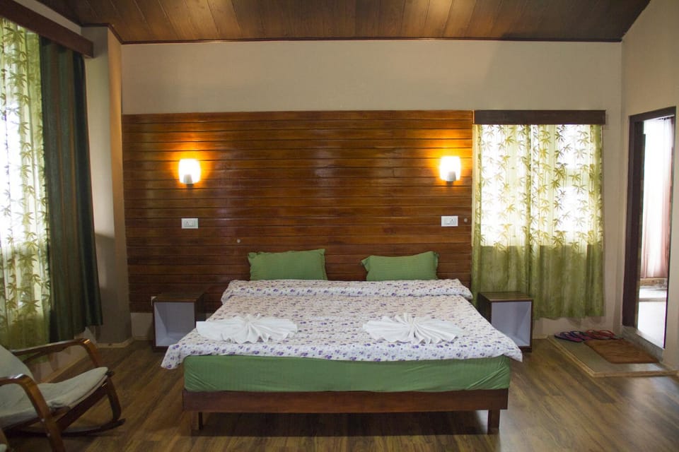 Bed, Living room, Photo of the whole room, Bedroom