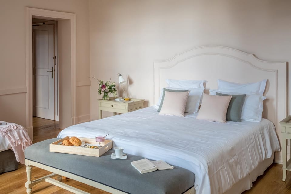 Bed, Photo of the whole room
