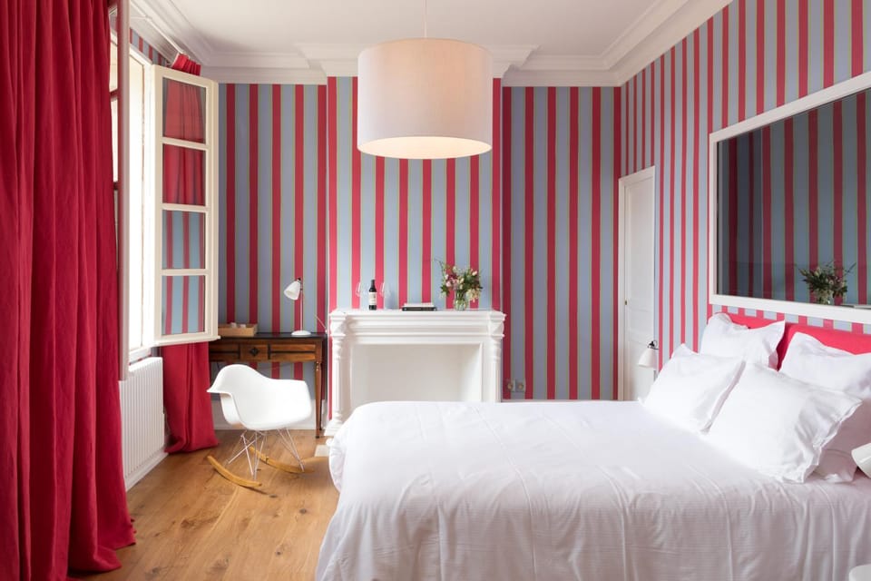 Bed, Photo of the whole room