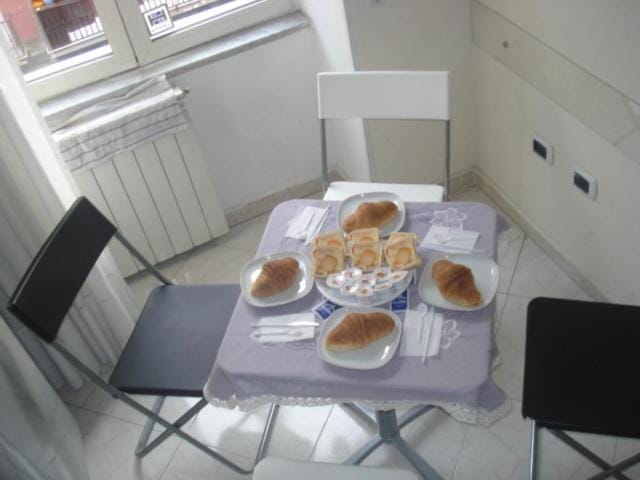 Food and drinks, Street view