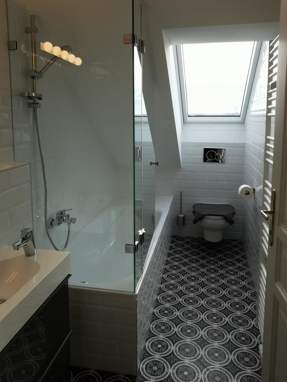 Toilet, Bathroom, Bath