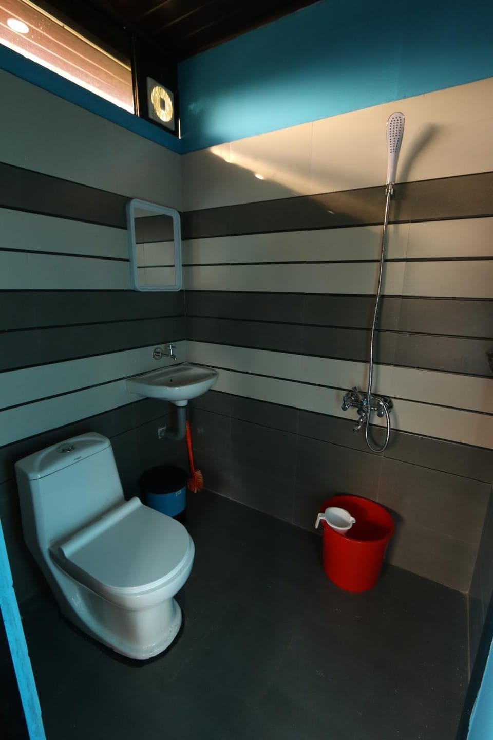 Toilet, Property building, Bathroom