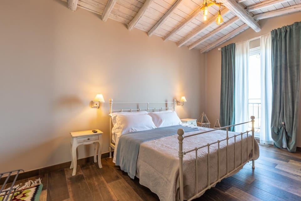 Bed, Photo of the whole room, Bedroom, Sea view