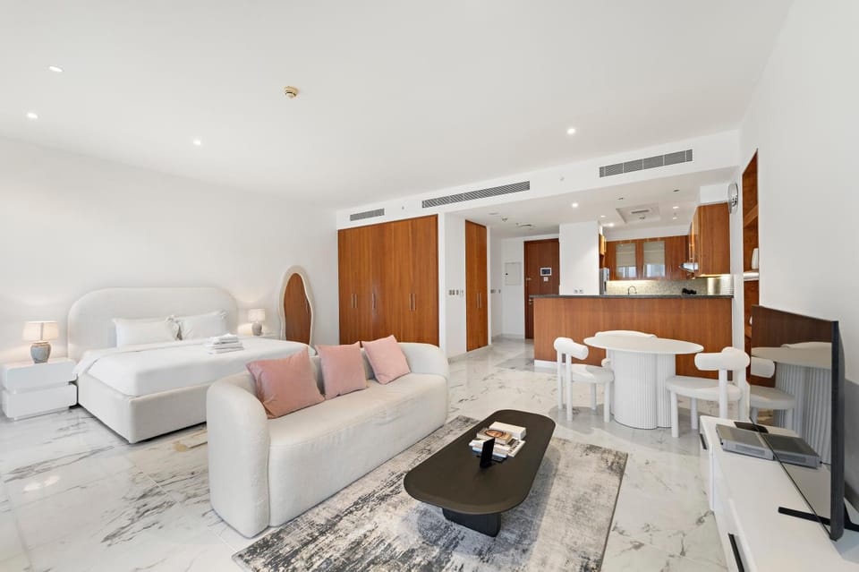 Bed, Kitchen or kitchenette, Living room, Photo of the whole room, Seating area, Dining area, Bedroom, air conditioner