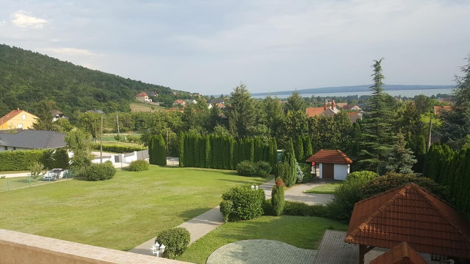 Garden view, Mountain view