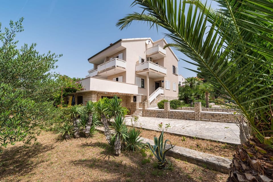Apartment Ljubica with nice garden Apartment in Novalja